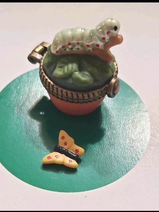 Porcelian Hinged Box Other - Vintage Collectible Caterpillar/Butterfly Trimket Box
